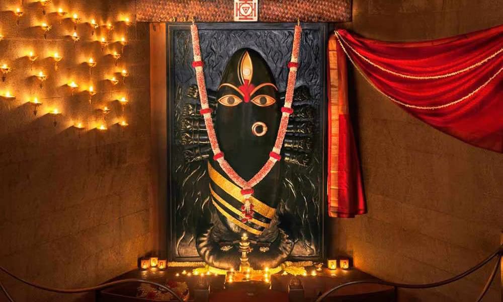 Linga Bhairavi im Devi-Tempel